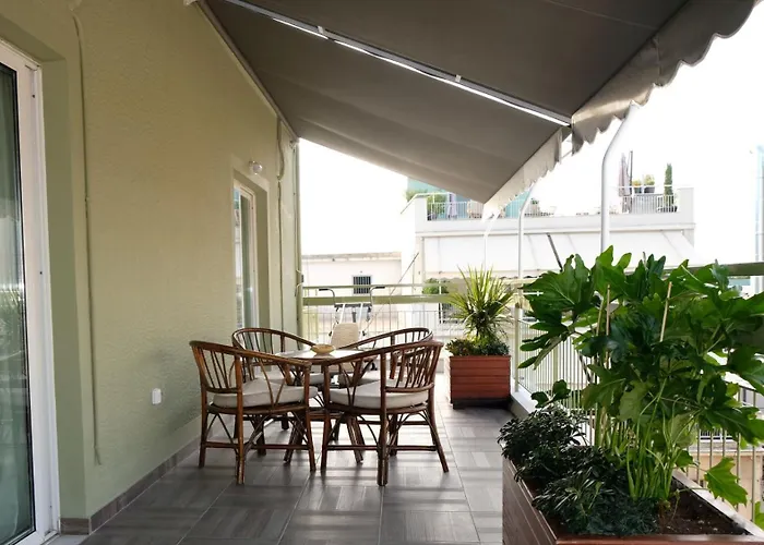 Stylish Apartment, Acropolis View